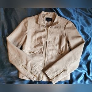 LE CHATEAU Faux leather